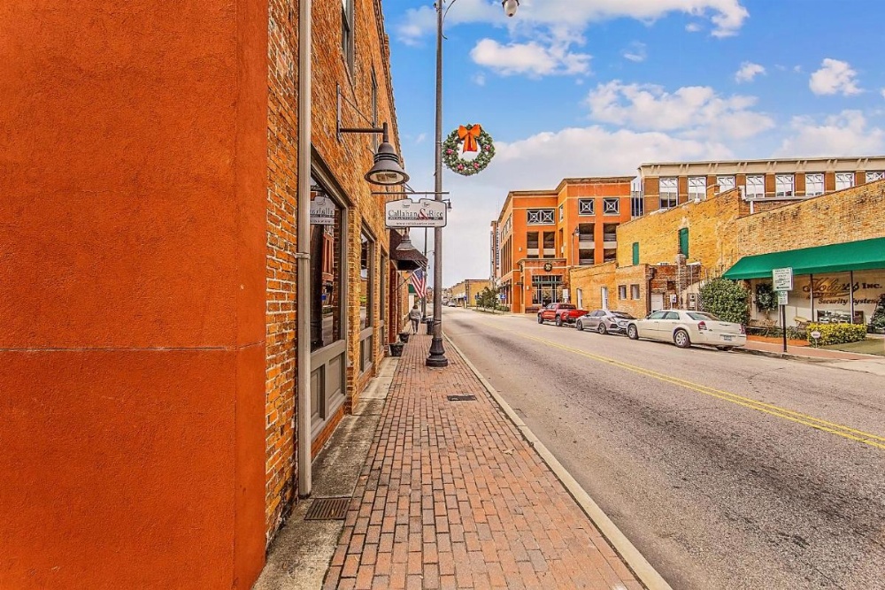 The Downtown Brick Loft Image 18